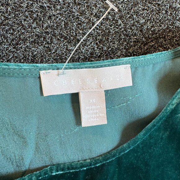 CHELSEA 28 green velour feel pullover top SIze XS NWT - Picture 6 of 8